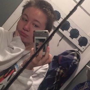 Meet your Posher, Karis